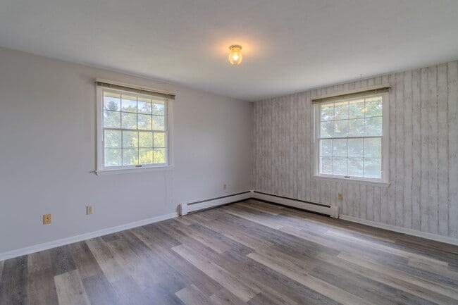 Building Photo - Price Improvement! Sweet Serene Silver Lake