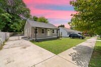 Building Photo - 2624 Woodbine Ave