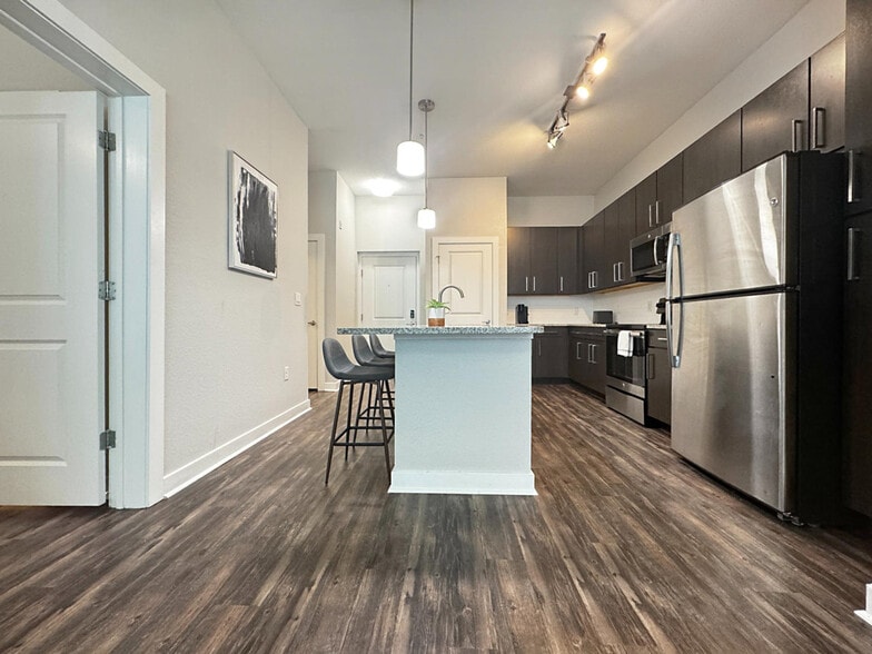 Building Photo - 2615 N Grady Ave