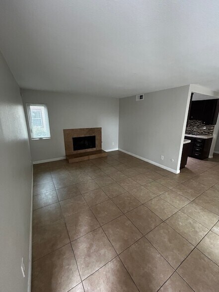 Building Photo - 6560 College Grove Dr