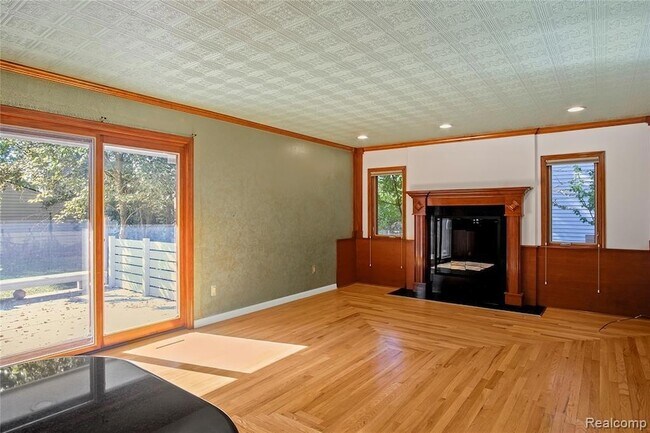 Building Photo - 1777 Fairway Dr