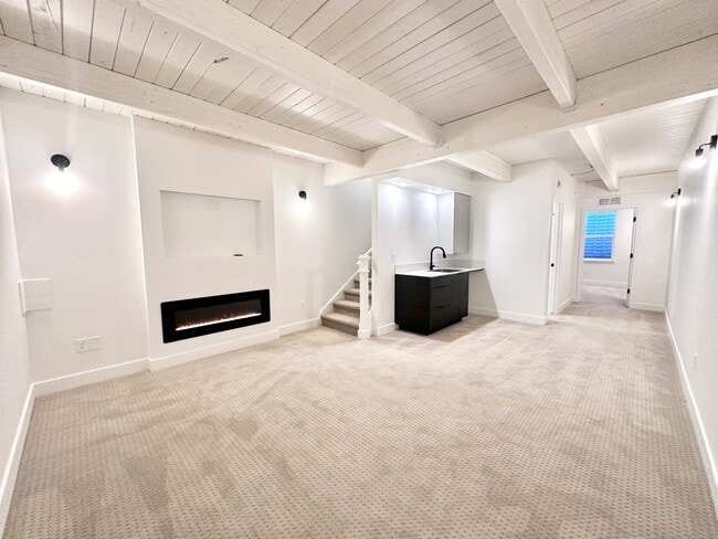 Building Photo - 4004 Blue Pine Ln
