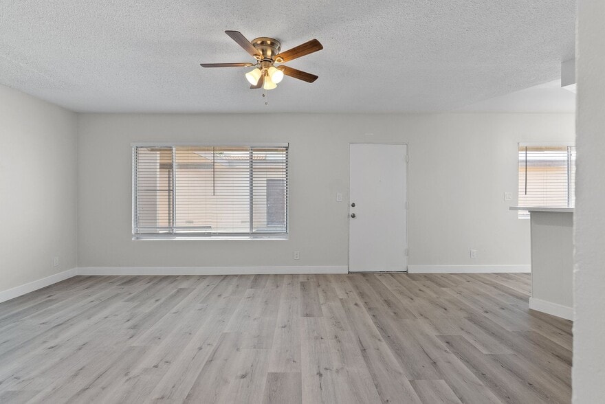 Building Photo - 147 S Magnolia Ave