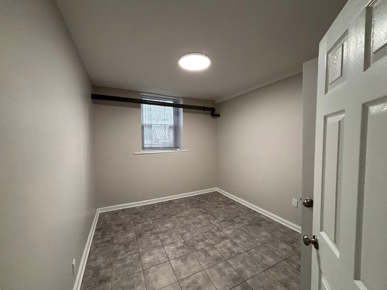 Building Photo - 9 Bentley Ave