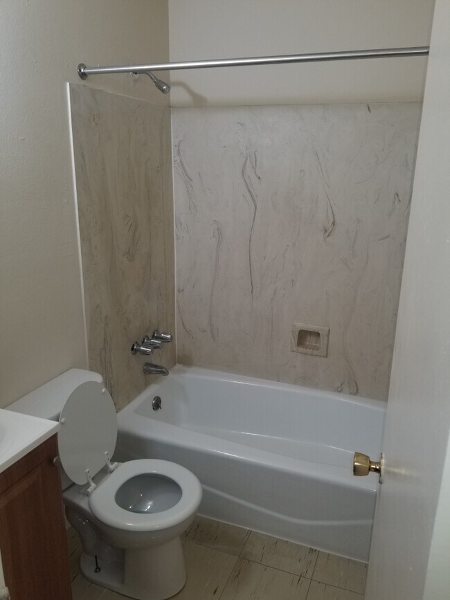 Building Photo - 109 Upsilon St