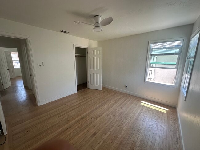Building Photo - 2517 Alameda St