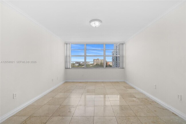 Building Photo - 18011 Biscayne Blvd