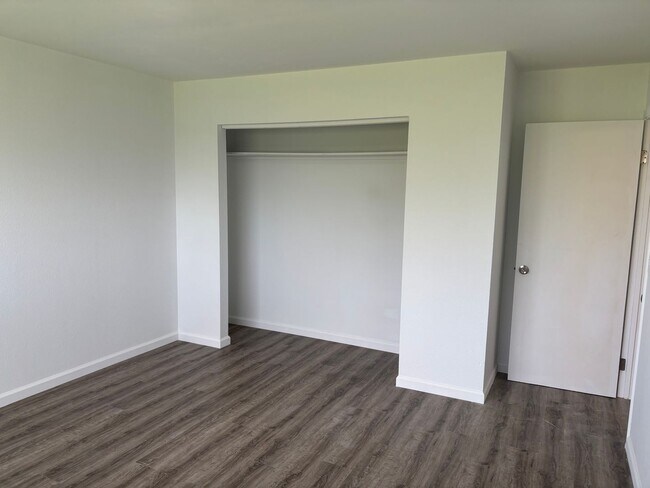 Building Photo - OAHU9366 - Keep all tenants MTM - Owner ma...
