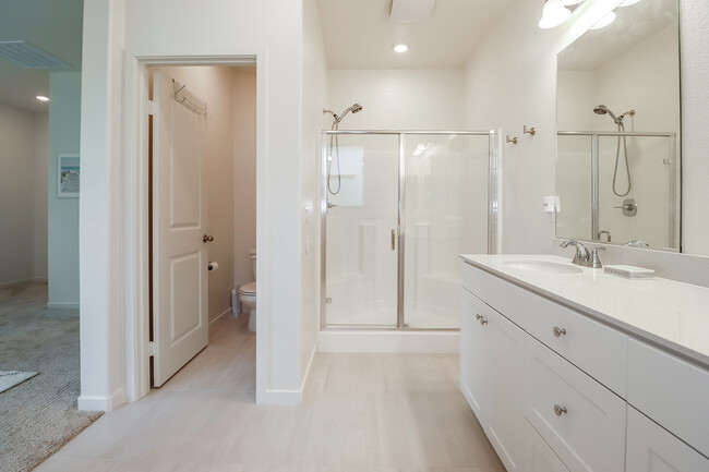 Master bathroom - 3092 Acebo Dr