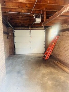 Building Photo - 2909 W Birchwood Ave