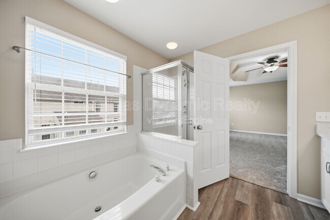 Building Photo - 514 Turning Leaf Way