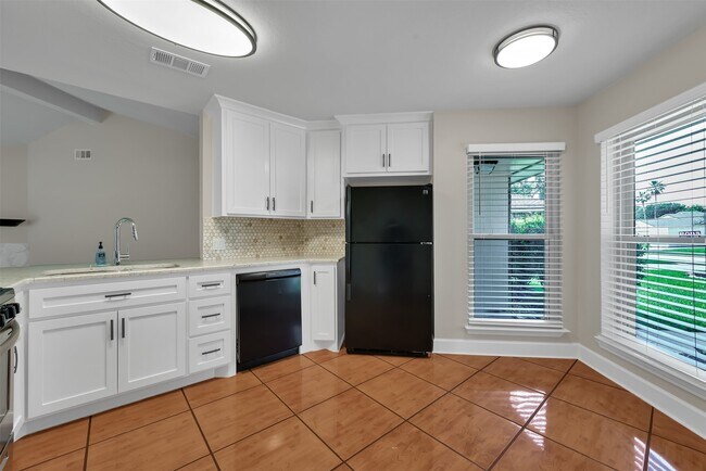 Building Photo - 22318 Meadowrock Dr