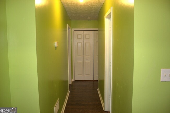 Building Photo - 4620 Thomas Jefferson Ct