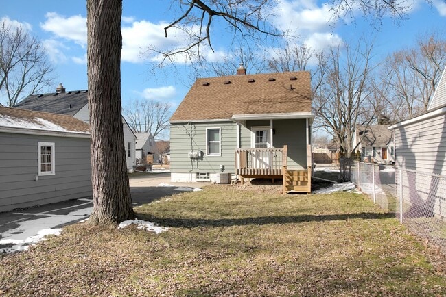 Building Photo - 4200 Tyler Ave
