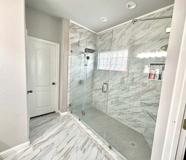 Building Photo - 609 Arrowhead Trail