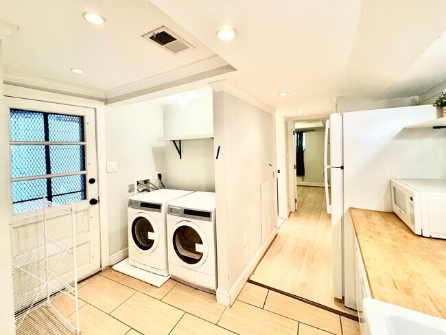 Building Photo - 3215 11th St NW