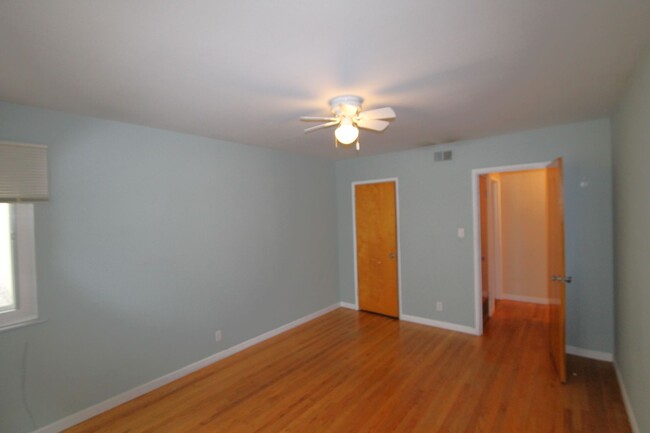 Building Photo - Epic REA - 1 Bedroom 1 Bath Condo in Pacif...