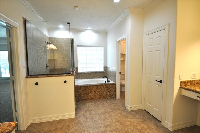 Building Photo - 1914 Sand Hollow Ln