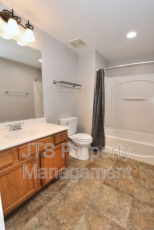 Building Photo - 12400 Fair Oaks Blvd