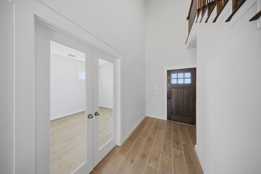 Building Photo - 8007 Chasemont Ct