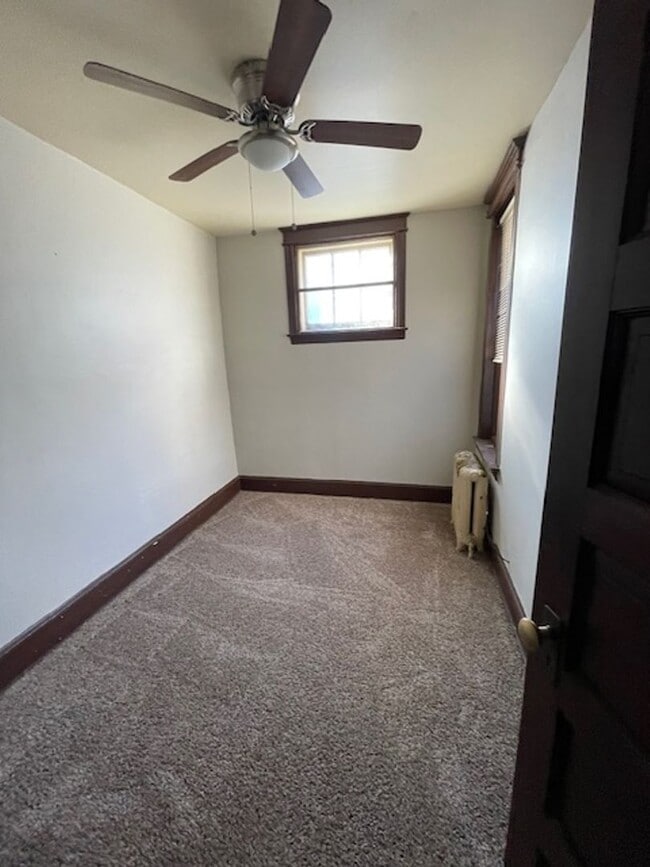 Building Photo - Amazing 3BD/1BA Allegheny Available NOW!