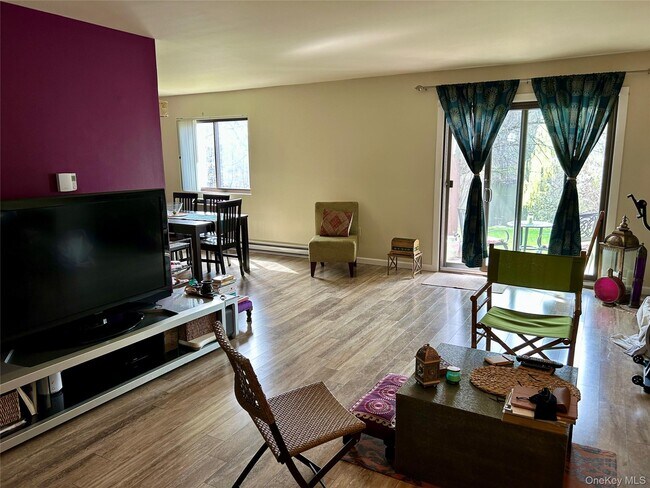 Building Photo - 40 Scarborough Ln