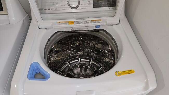 Building Photo - 177 NE 12th Ave