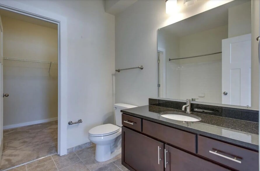 Building Photo - 2197 Nolensville Pike