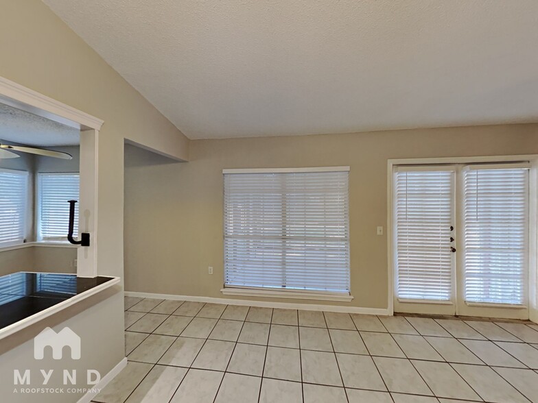 Building Photo - 9150 Park Trail