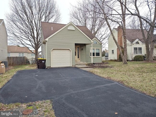 Building Photo - 72 Whethersfield Cir