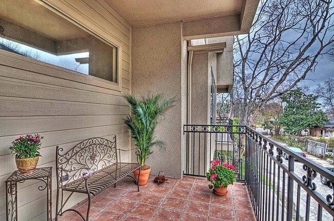 Building Photo - 3505 Jackson St