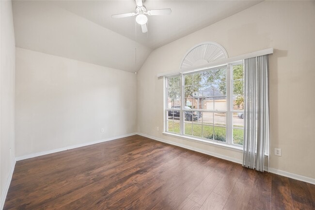 Building Photo - 15410 Redbud Dale Ct