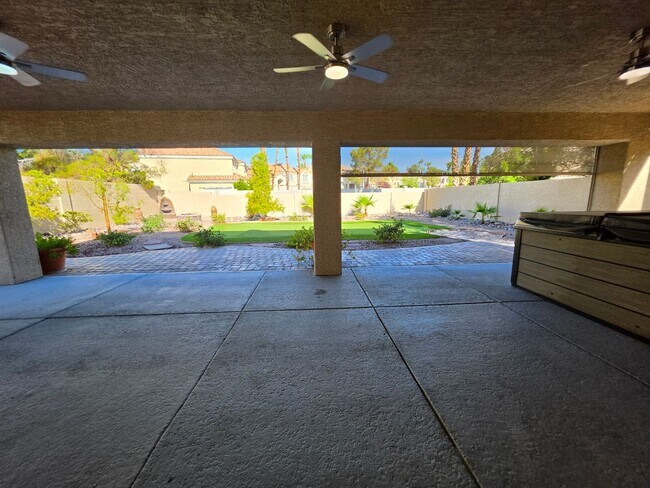 Building Photo - Spacious Home in the Heart of Green Valley