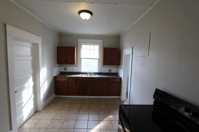 Building Photo - 226 E Moore St