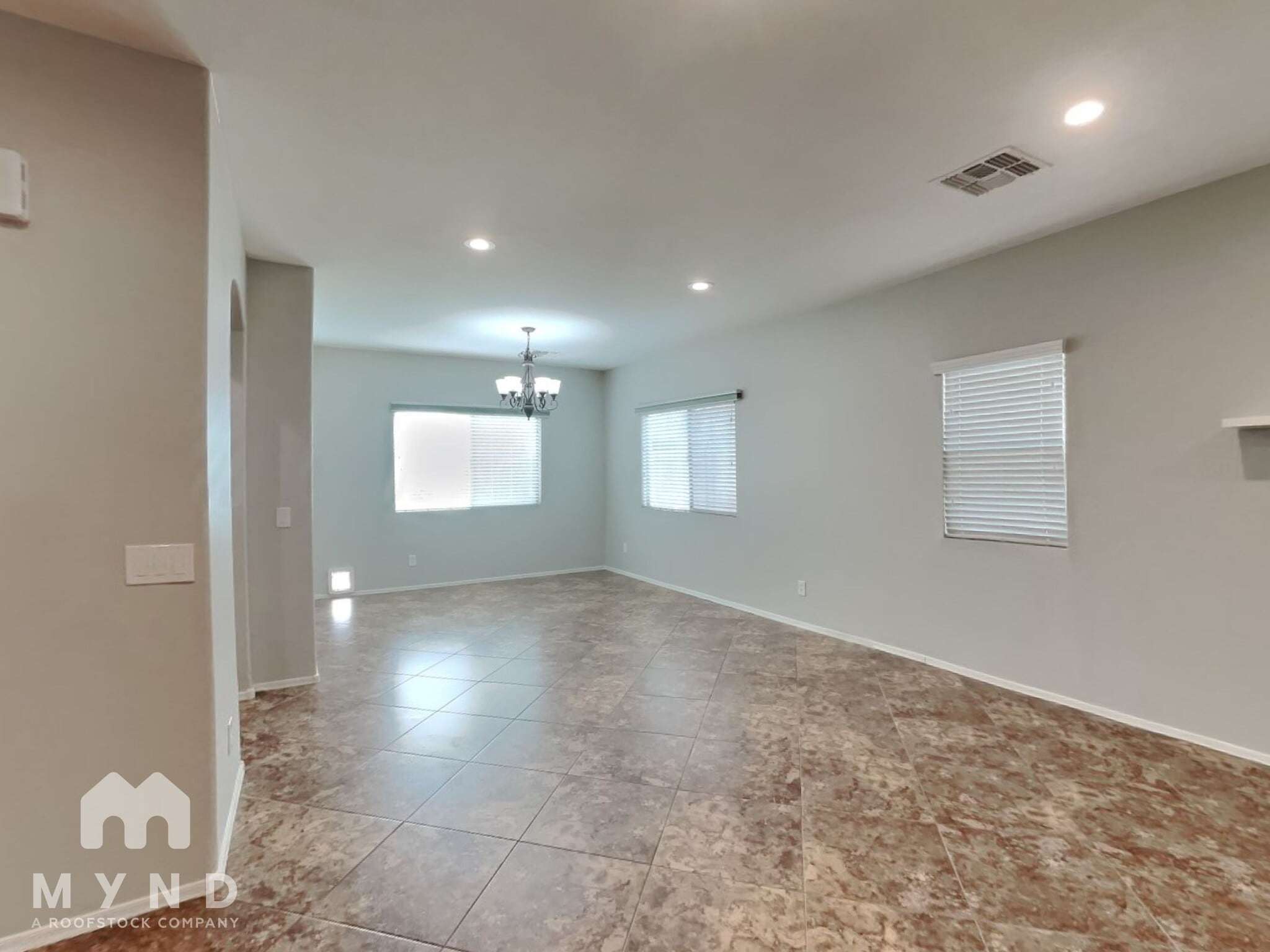 Building Photo - 3009 E Lynx Way