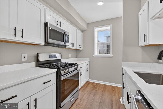Building Photo - 1008 Rittenhouse St NW