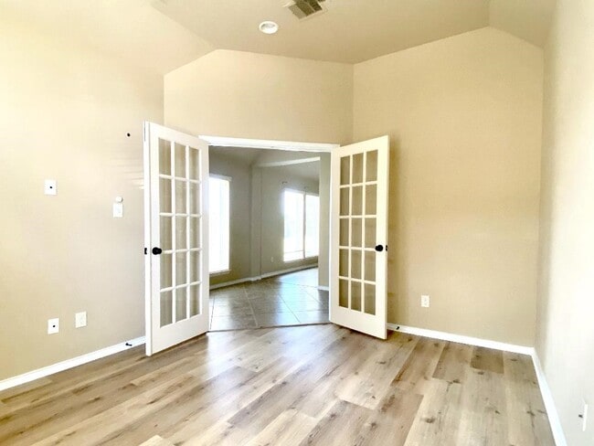 Building Photo - 4226 Ponderosa Hills Ln