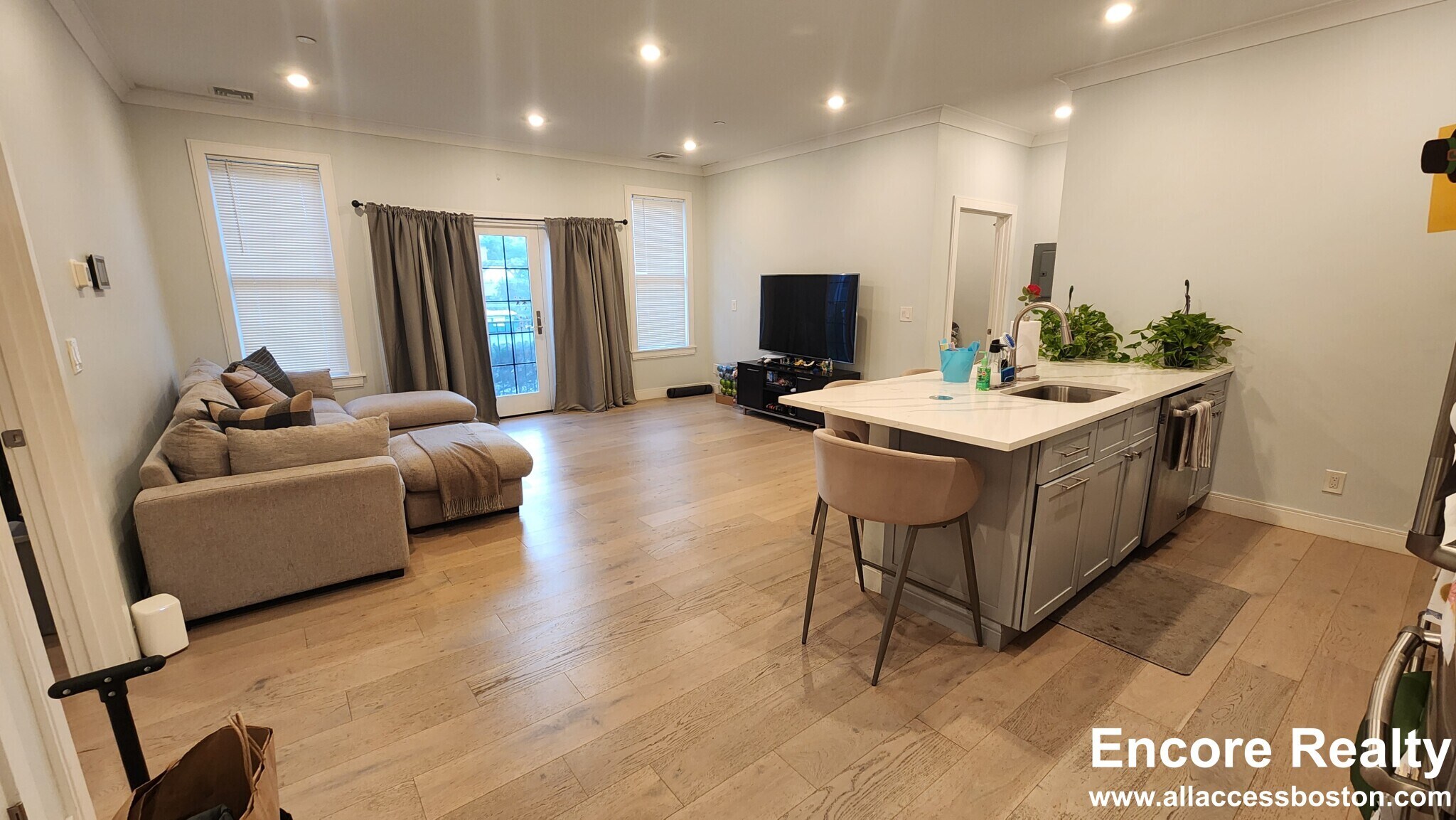 Building Photo - 39 Cummins Hwy