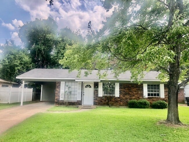 Primary Photo - $500 OFF MOVE IN SPECIAL-SOUTH BOSSIER IN ...