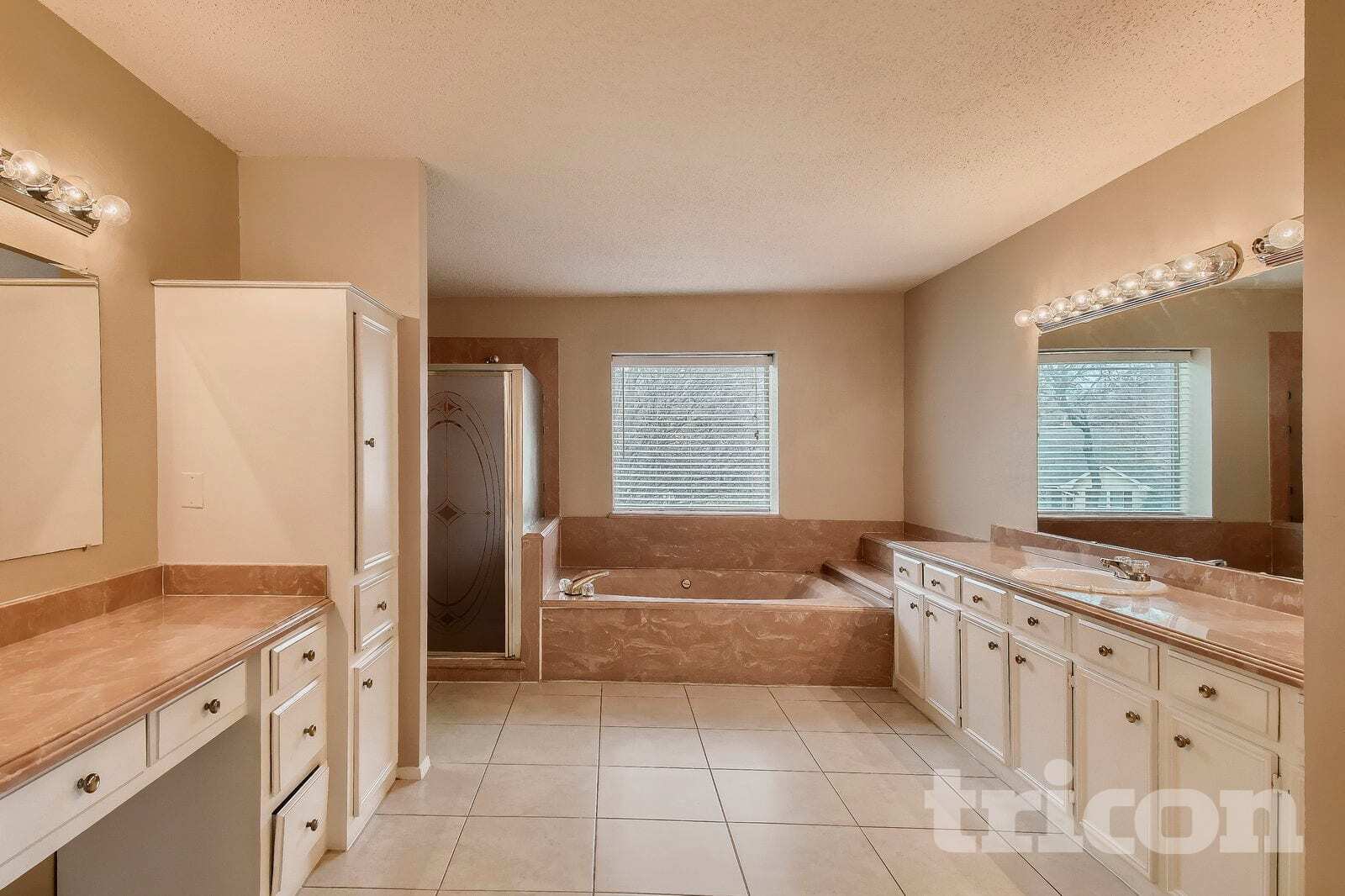 Building Photo - 5808 Thoreau Ln