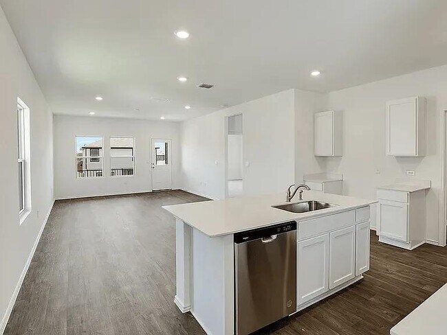 Building Photo - 12314 Silversmith Ln