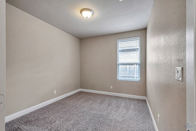 Building Photo - 7041 XIT Ranch Rd