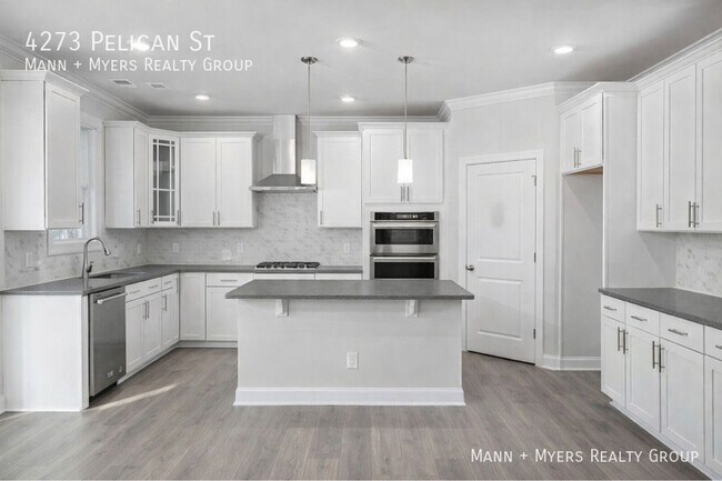 Building Photo - 4273 Pelican St