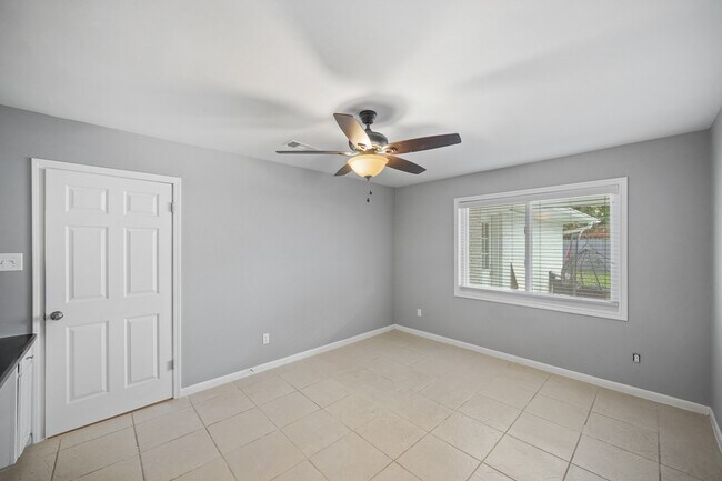 Building Photo - 6215 S Braeswood Blvd
