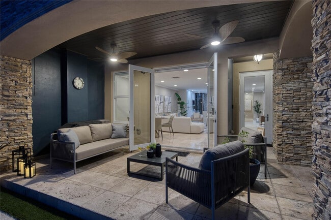 Building Photo - 1215 NE 1st St