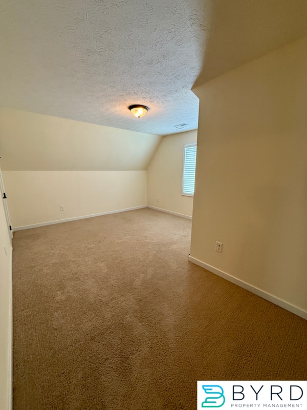 Building Photo - 1013 Sycamore Crest Dr