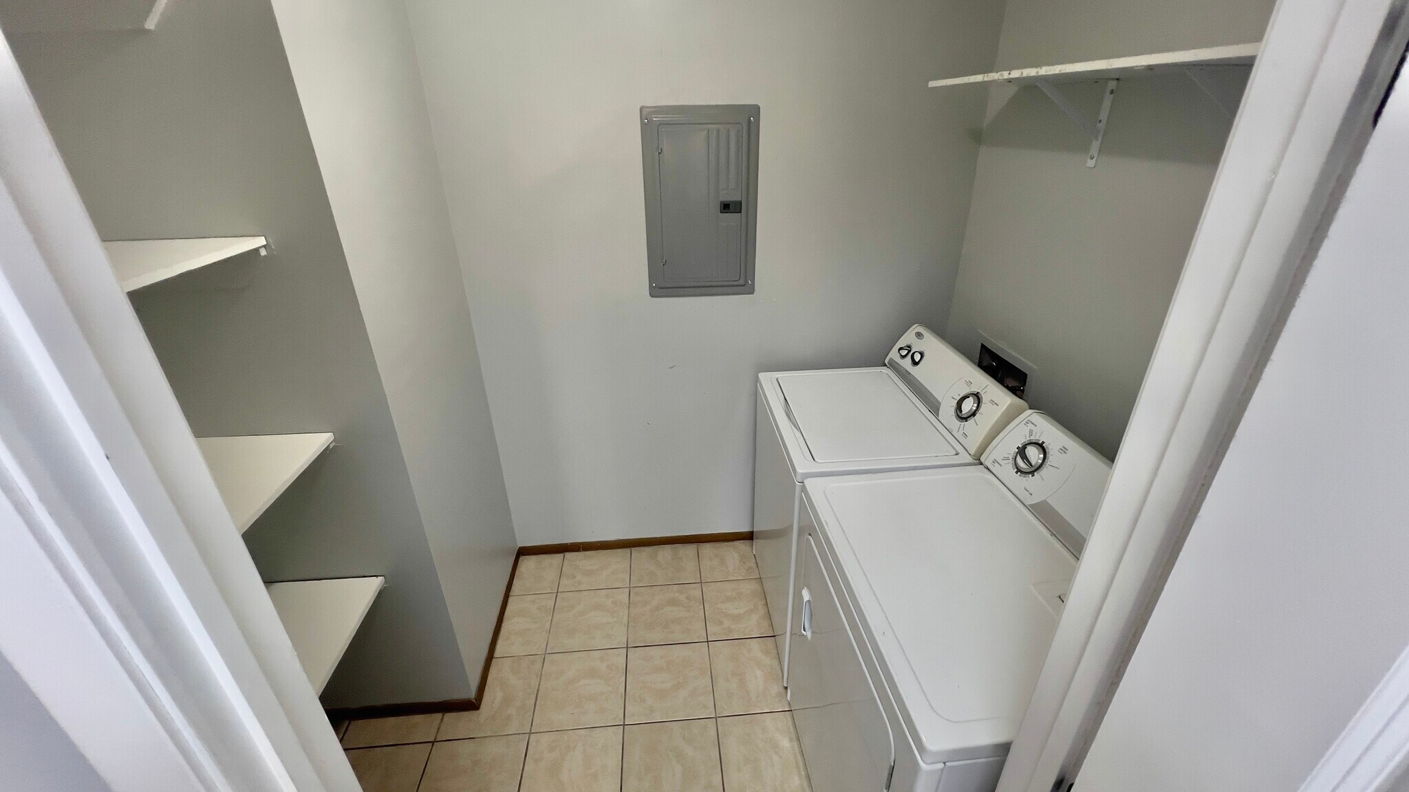 Building Photo - 313 Titan Dr