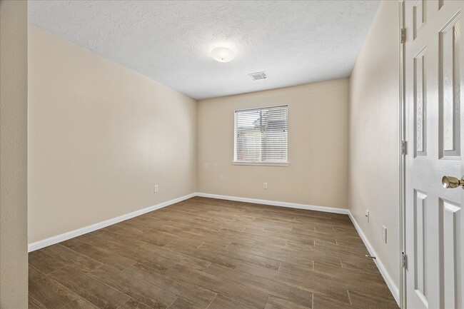 Building Photo - 10414 Chelsea Brook Ln