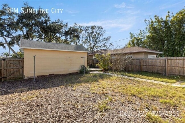 Building Photo - 4401 3rd Ave N