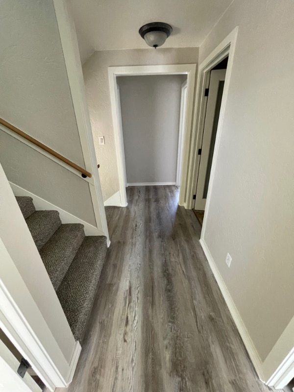 Building Photo - 951 S Rimrock Rd